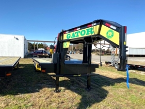 Hot Shot Trailer 20+10 Hydratail Simple and easy to use 10ft long hydraulic dovetail allows you to safely load a variety of equipment. This Gator Elite version features hydraulic 